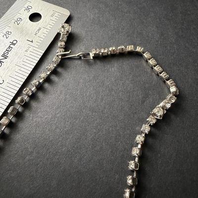 Vintage silver tone rhinestone beautiful necklace