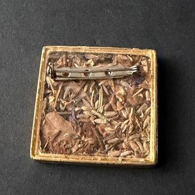 Shadow box brooch