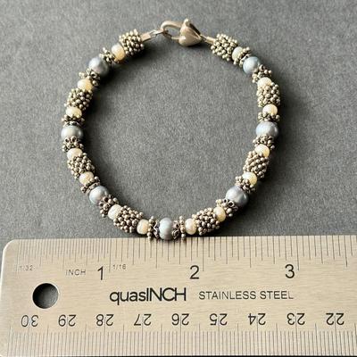 Beautiful silver tone pearl bracelet