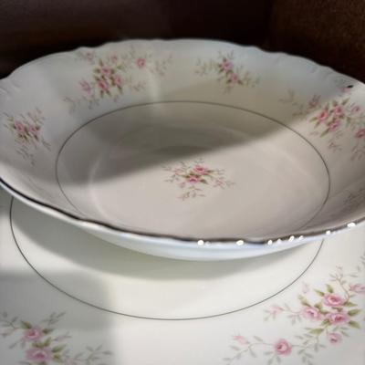 Sale Photo Thumbnail #36: Mikasa Fine China Versailles 
44 pc service for 8