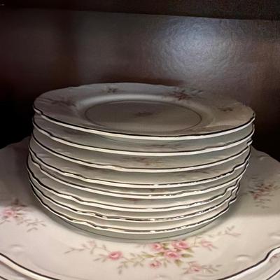 Sale Photo Thumbnail #38: Mikasa Fine China Versailles 
44 pc service for 8