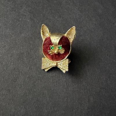 Vintage cat brooch