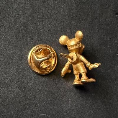 Vintage Disney Mickey Mouse pin