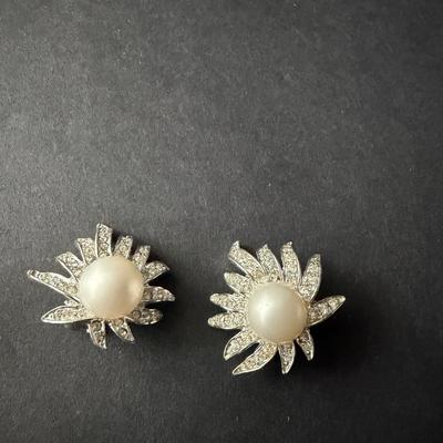 Celebrity NY vintage earrings