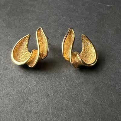 Brushed gold tone abstract stud earrings