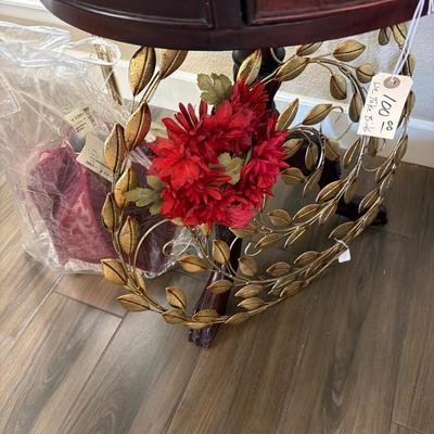 Sale Photo Thumbnail #68: Lamp, Tanle, Metal decor and more.