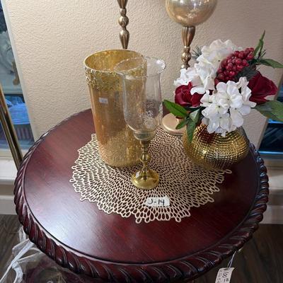 Sale Photo Thumbnail #69: Lamp, Tanle, Metal decor and more.