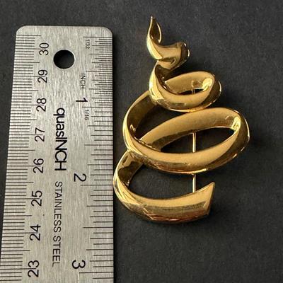 Vintage signed JJ swirl brooch