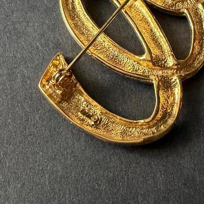 Vintage signed JJ swirl brooch