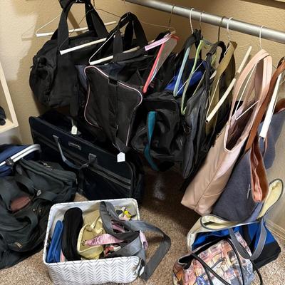 Sale Photo Thumbnail #117: Purses, Bags, hats.