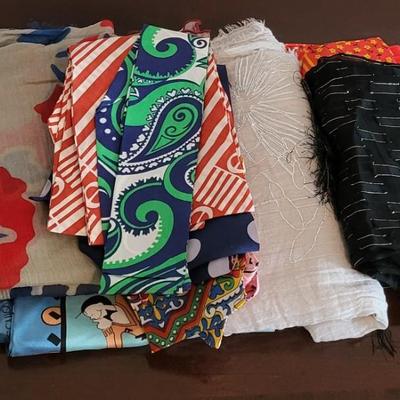 LOT 31M Ties & Scarfs
