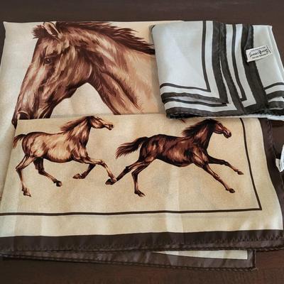 LOT 32M Scarfs Lot