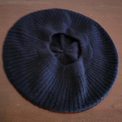 LOT 34M Scarfs, Hats, Gloves