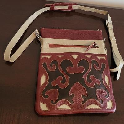 LOT 37M: Purses: Leaders in Leather & Triangle New York