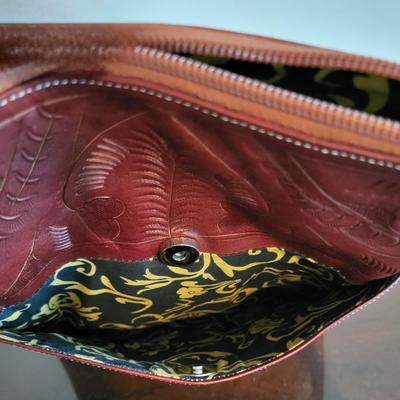 LOT 37M: Purses: Leaders in Leather & Triangle New York