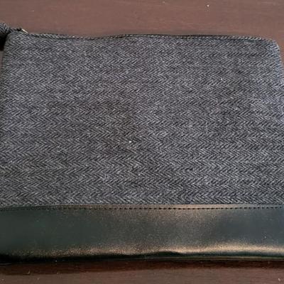 LOT 39M: Purses: Liz Claiborne & More