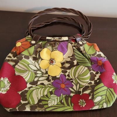 LOT 40M: Purses: Relic, Woven Tote & More