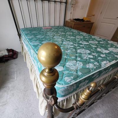 LOT 101M: Antique French 1890 Brass & Cast Iron Bed