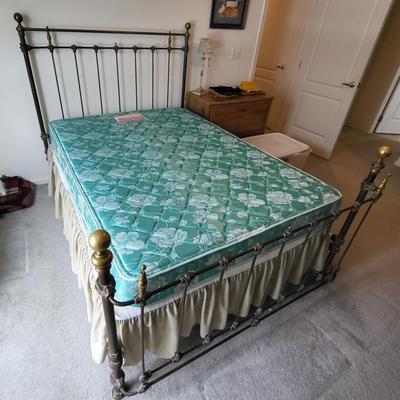 LOT 101M: Antique French 1890 Brass & Cast Iron Bed