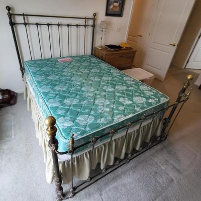 LOT 101M: Antique French 1890 Brass & Cast Iron Bed
