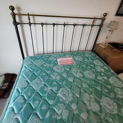 LOT 101M: Antique French 1890 Brass & Cast Iron Bed