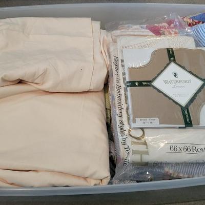 LOT 102M Sheets & Throw Blankets