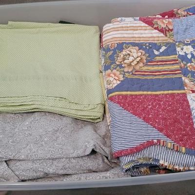 LOT 102M Sheets & Throw Blankets