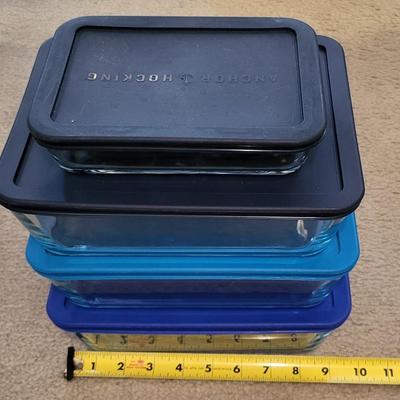 LOT 104M Glass Storage Containers