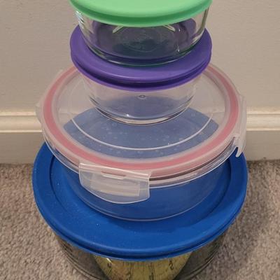 LOT 104M Glass Storage Containers