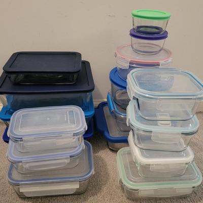 LOT 104M Glass Storage Containers