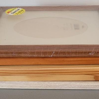 LOT 114L Picture Frames