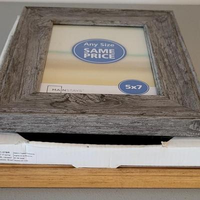 LOT 114L Picture Frames