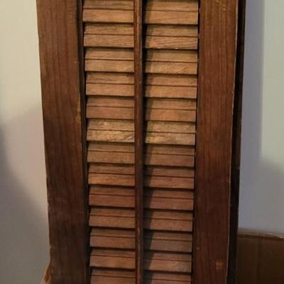 LOT 115L Wooden & Decorative Shutters