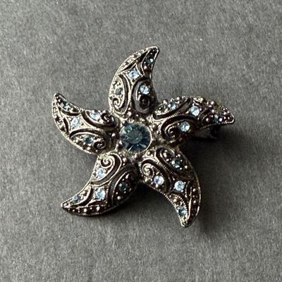 Fashion starfish brooch