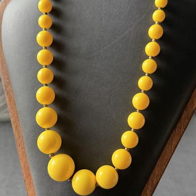 Yellow fashion beaded necklace