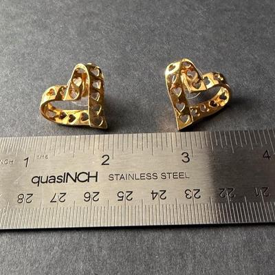 Beautiful gold tone heart stud earrings