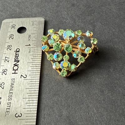 Green rhinestone heart pin