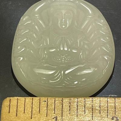 Vintage Scarce Chinese "Guanyin" Celadon Jade Unstrung Pendant in VG Preowned Condition.