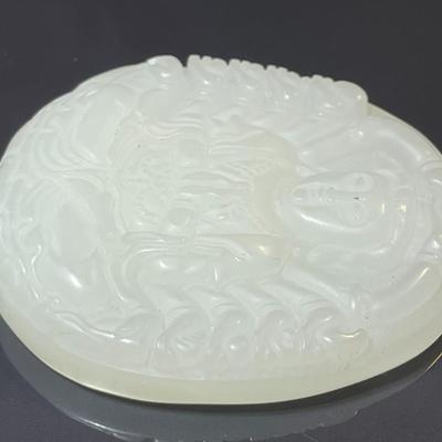 Vintage Scarce Chinese "Guanyin" Celadon Jade Unstrung Pendant in VG Preowned Condition.