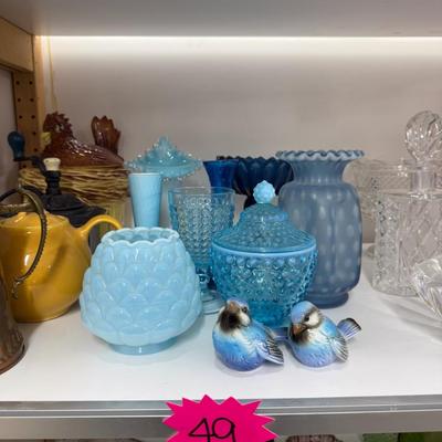 Sale Photo Thumbnail #245: Goebel birds, etc.