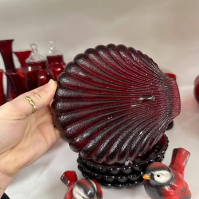 Sale Photo Thumbnail #271: Goebel birds, seashell dishes, etc.