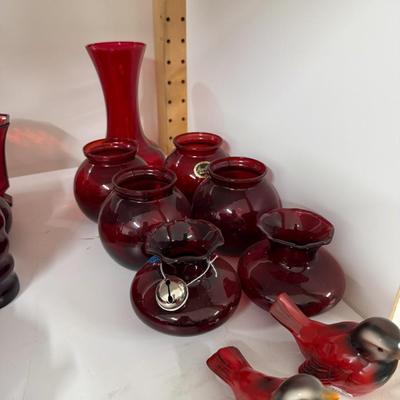 Sale Photo Thumbnail #276: Goebel birds, etc.