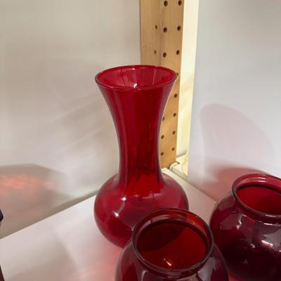 Sale Photo Thumbnail #279: Goebel birds, etc.