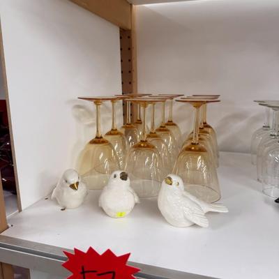 Sale Photo Thumbnail #280: Goebel birds, yellowish glasses