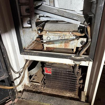 Vintage Coca-Cola Vending Machine – Cavalier CSS-12-96 “Here’s the Real Thing” (1960s–70s)