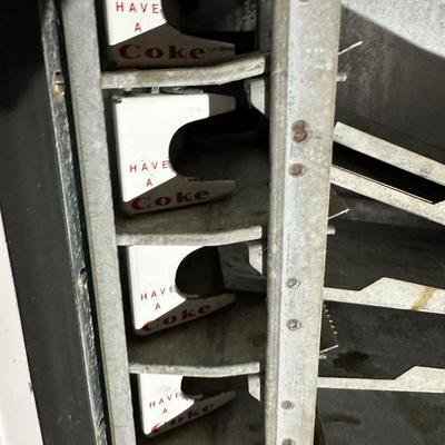 Vintage Coca-Cola Vending Machine – Cavalier CSS-12-96 “Here’s the Real Thing” (1960s–70s)