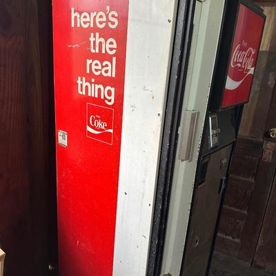 Vintage Coca-Cola Vending Machine – Cavalier CSS-12-96 “Here’s the Real Thing” (1960s–70s)