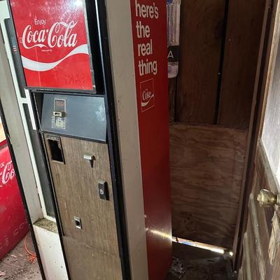 Vintage Coca-Cola Vending Machine – Cavalier CSS-12-96 “Here’s the Real Thing” (1960s–70s)