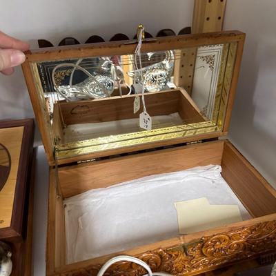 Sale Photo Thumbnail #322: Wooden tray, two light up bird figures, box, shelf