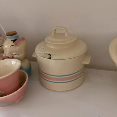 Sale Photo Thumbnail #465: 5 McCoy pink and blue bowls, plus the two bowls inside